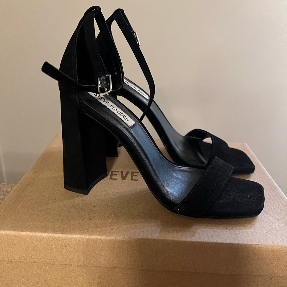 Steve Madden black suede sandals